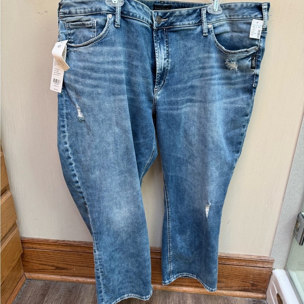 NWT Silver Jeans capri from Maurice’s
